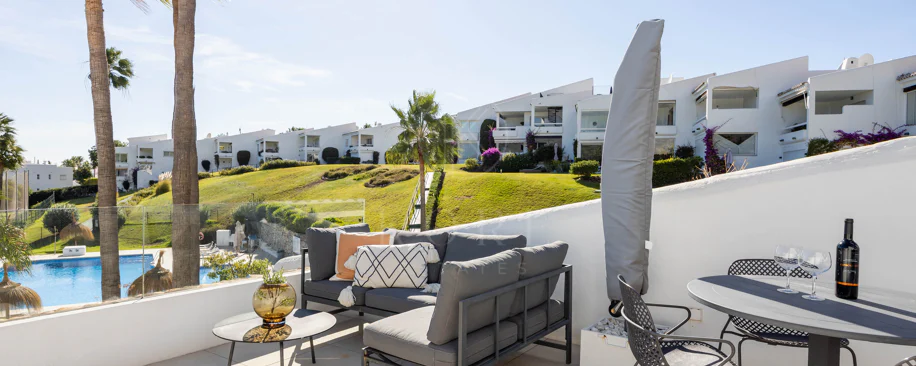 Beautifully Renovated Apartment with Stunning Views in Nueva Andalucía