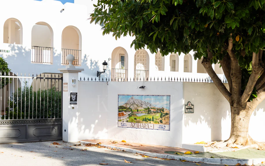 Beautifully Renovated Apartment with Stunning Views in Nueva Andalucía