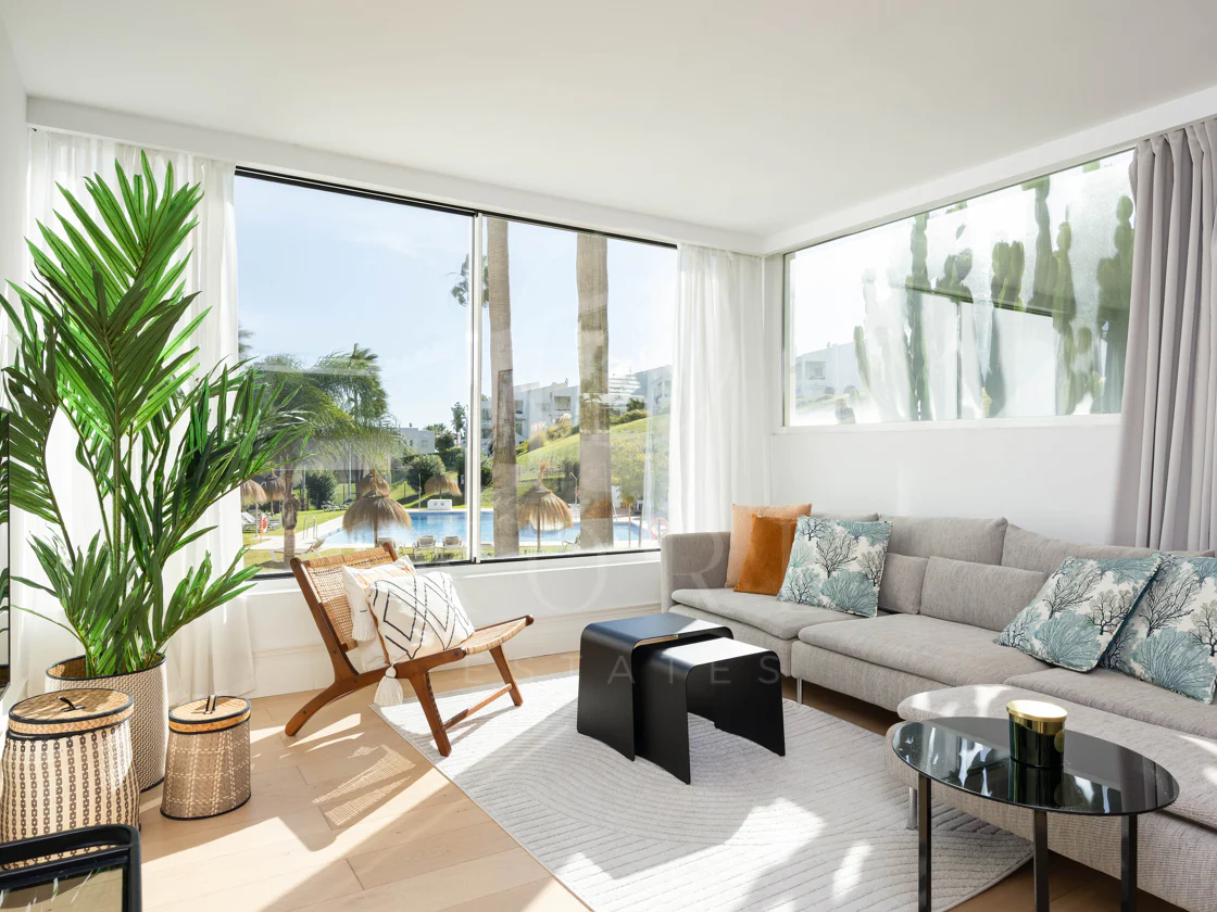 Apartament frumos renovat cu vederi uimitoare în Nueva Andalucía