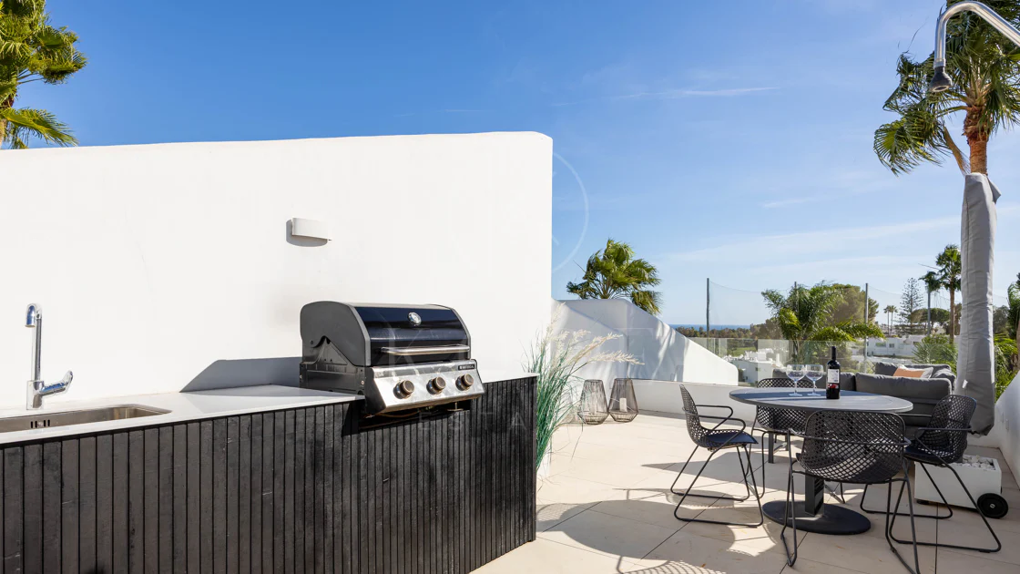 Beautifully Renovated Apartment with Stunning Views in Nueva Andalucía