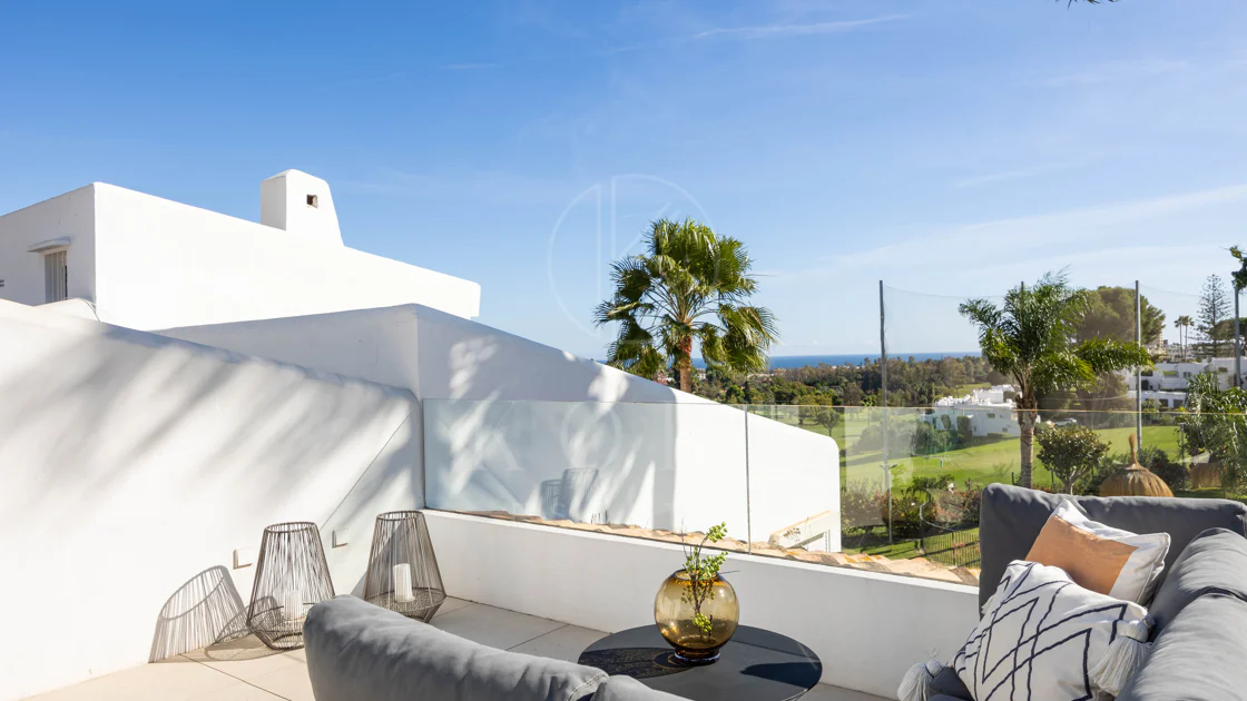 Beautifully Renovated Apartment with Stunning Views in Nueva Andalucía
