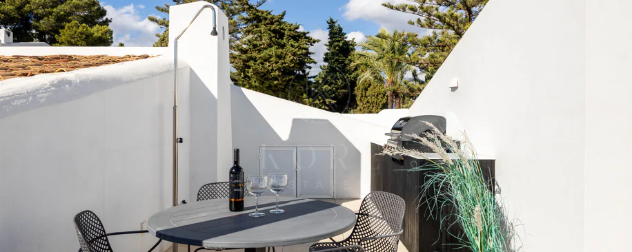 Beautifully Renovated Apartment with Stunning Views in Nueva Andalucía