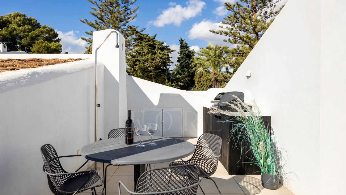 Beautifully Renovated Apartment with Stunning Views in Nueva Andalucía