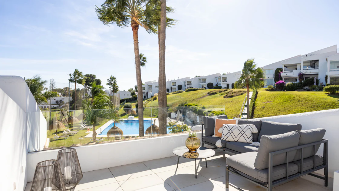 Beautifully Renovated Apartment with Stunning Views in Nueva Andalucía