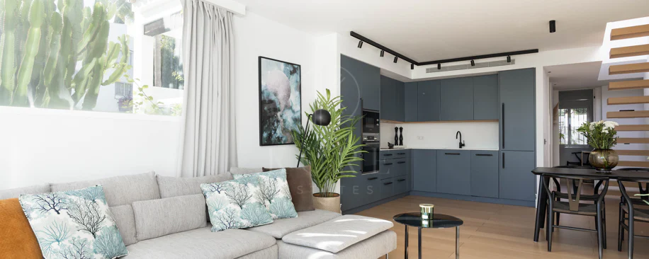 Beautifully Renovated Apartment with Stunning Views in Nueva Andalucía