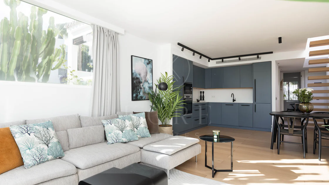 Beautifully Renovated Apartment with Stunning Views in Nueva Andalucía