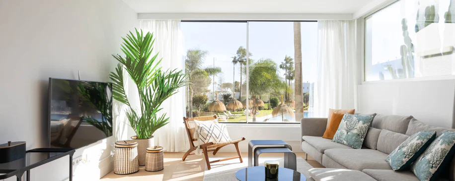Beautifully Renovated Apartment with Stunning Views in Nueva Andalucía