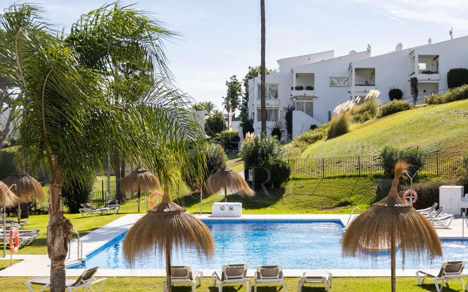 Beautifully Renovated Apartment with Stunning Views in Nueva Andalucía