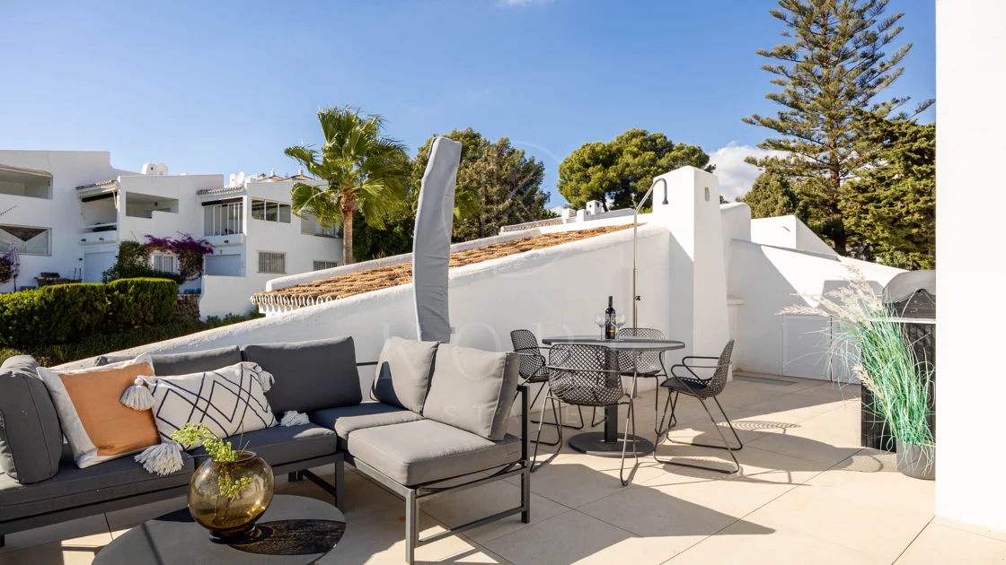 Beautifully Renovated Apartment with Stunning Views in Nueva Andalucía