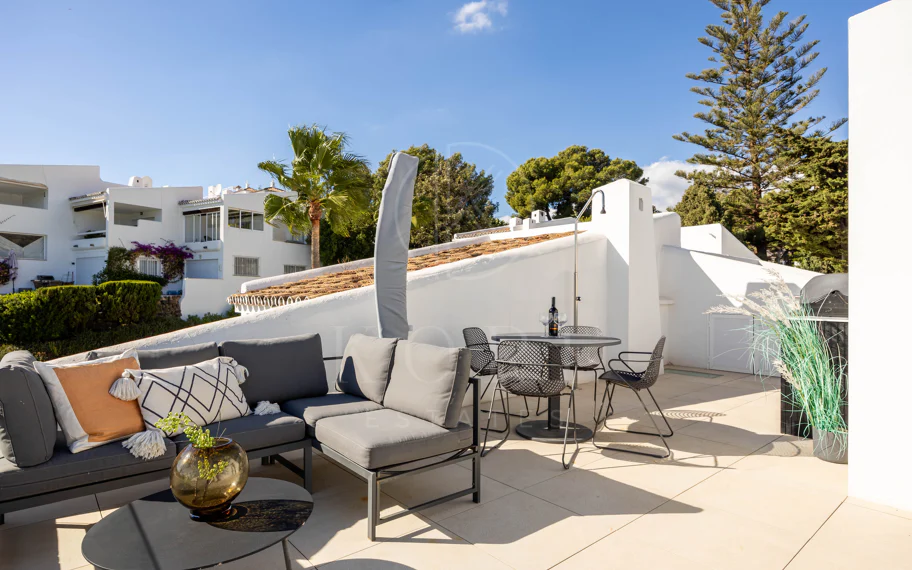 Beautifully Renovated Apartment with Stunning Views in Nueva Andalucía