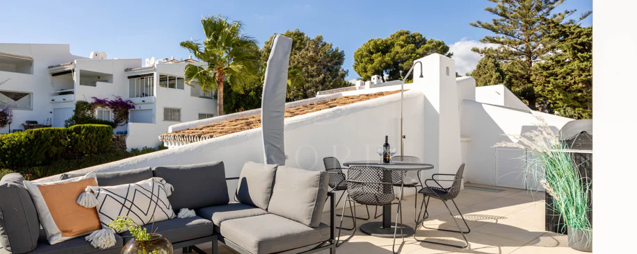 Beautifully Renovated Apartment with Stunning Views in Nueva Andalucía