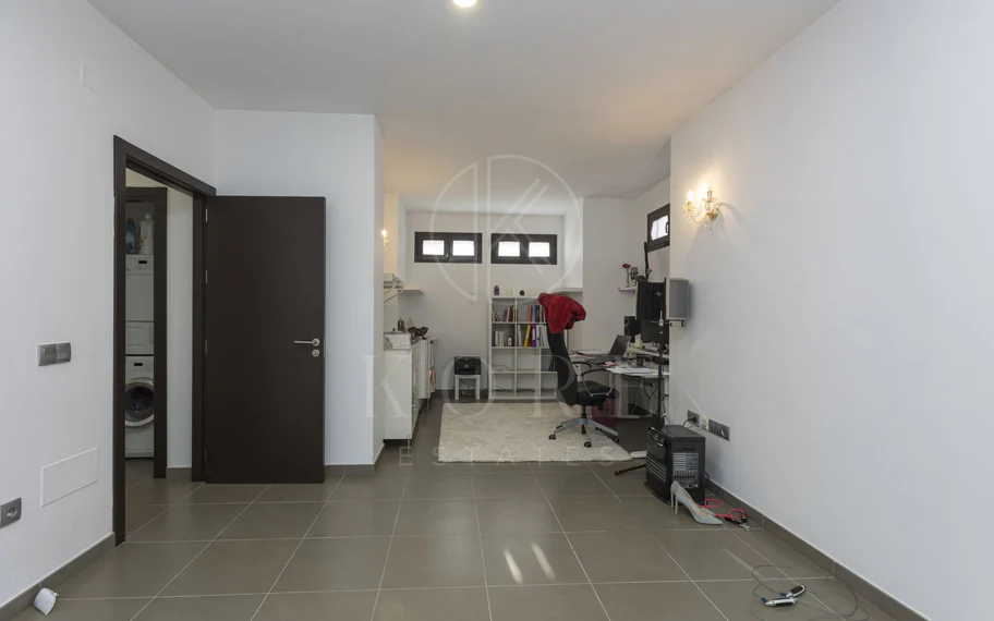 Villa for sale in Valle Romano, Estepona West