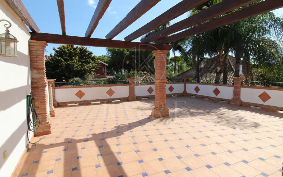 Villa mediterránea con encanto en El Presidente, a pasos de la playa