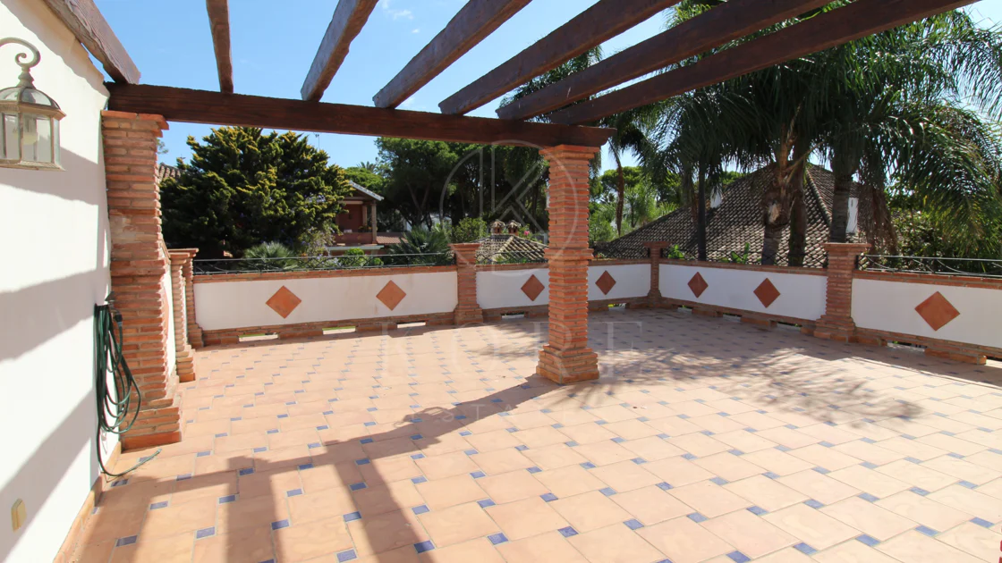 Villa mediterránea con encanto en El Presidente, a pasos de la playa