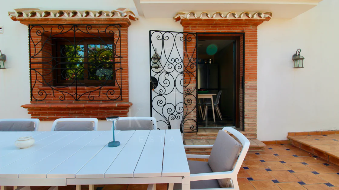 Villa mediterránea con encanto en El Presidente, a pasos de la playa