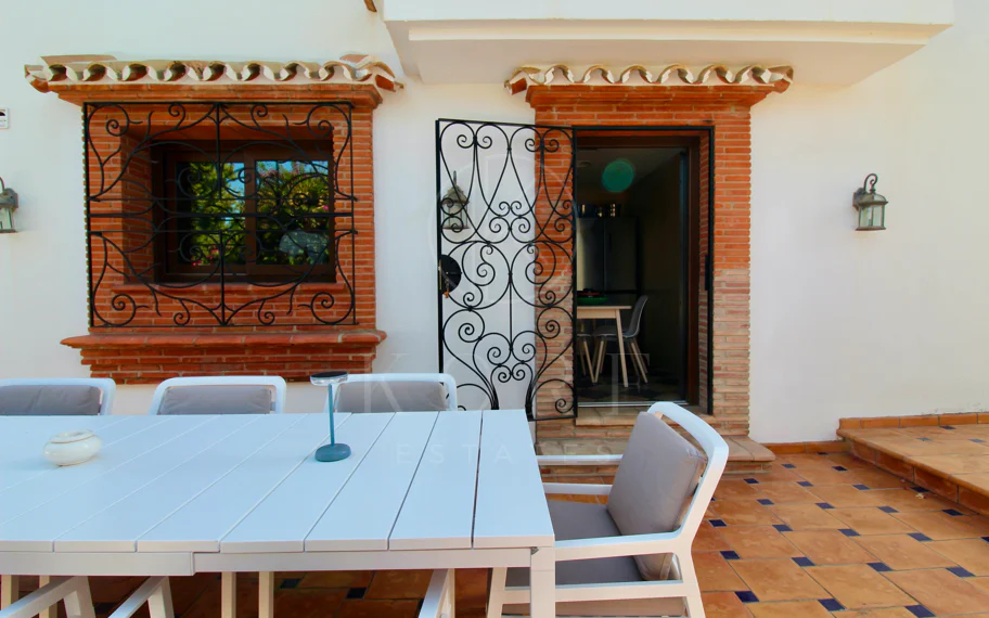 Villa mediterránea con encanto en El Presidente, a pasos de la playa
