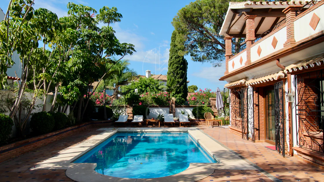 Villa mediterránea con encanto en El Presidente, a pasos de la playa