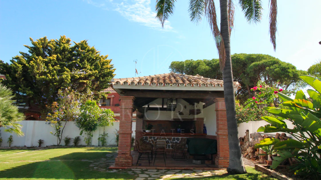 Villa mediterránea con encanto en El Presidente, a pasos de la playa