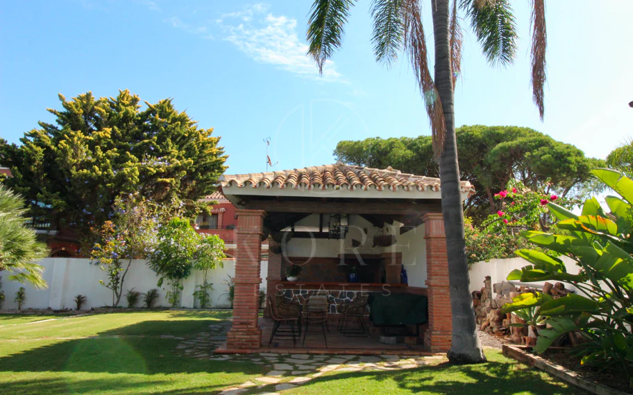 Villa mediterránea con encanto en El Presidente, a pasos de la playa