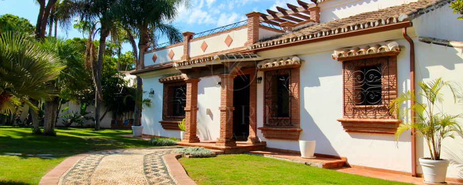 Villa mediterránea con encanto en El Presidente, a pasos de la playa