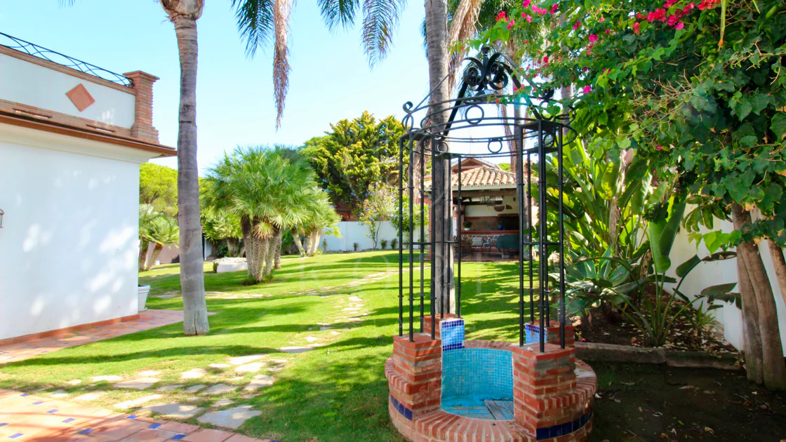 Villa mediterránea con encanto en El Presidente, a pasos de la playa