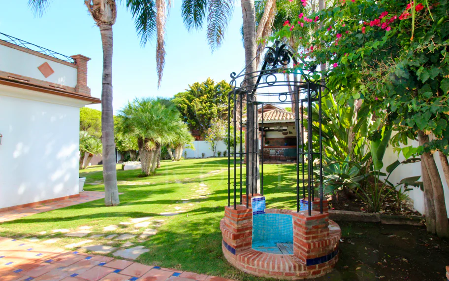 Villa mediterránea con encanto en El Presidente, a pasos de la playa