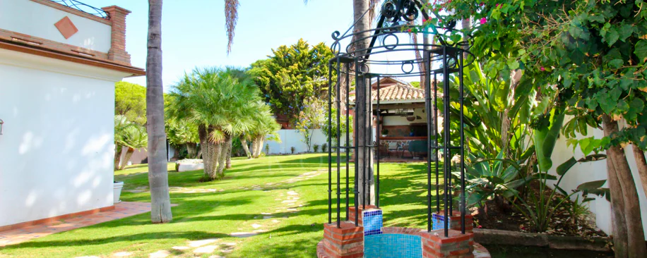 Villa mediterránea con encanto en El Presidente, a pasos de la playa
