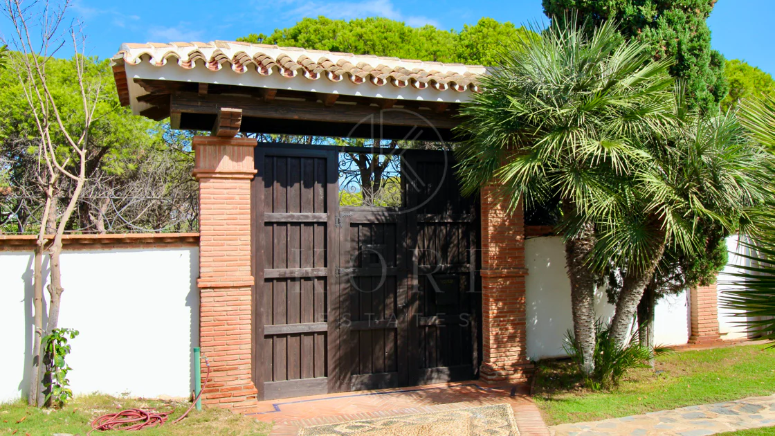 Villa mediterránea con encanto en El Presidente, a pasos de la playa