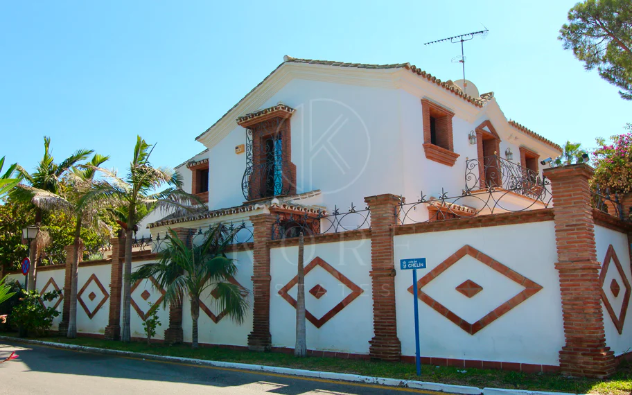 Villa mediterránea con encanto en El Presidente, a pasos de la playa