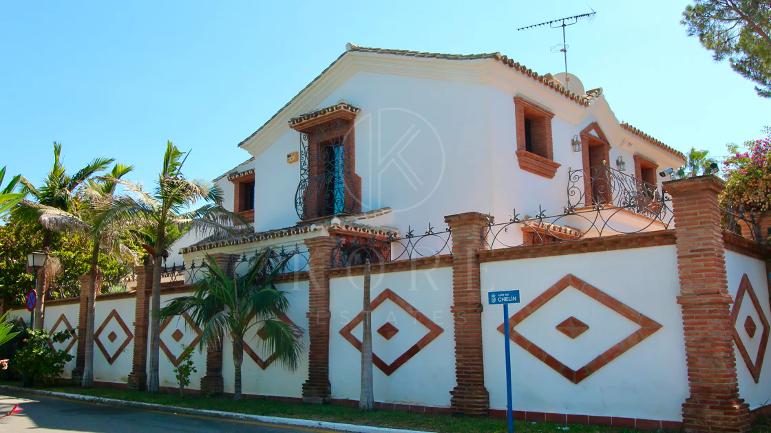 Villa mediterránea con encanto en El Presidente, a pasos de la playa