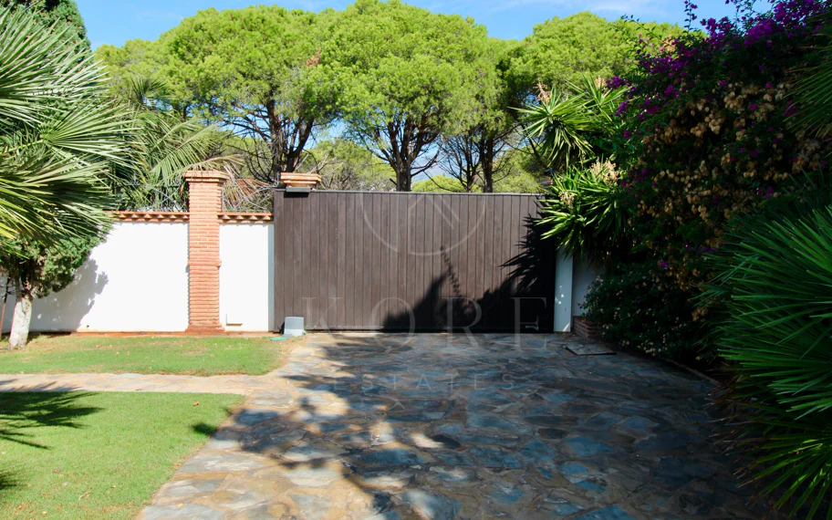 Villa mediterránea con encanto en El Presidente, a pasos de la playa