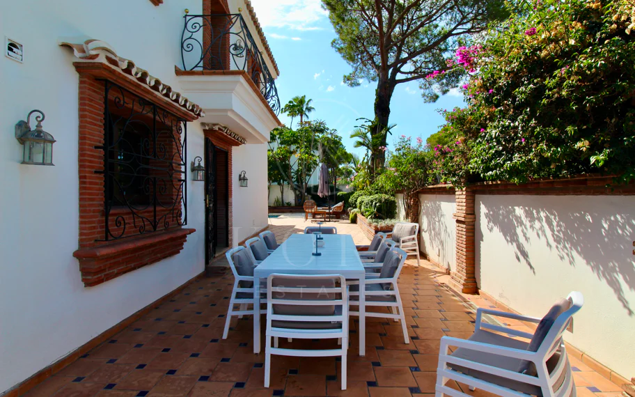 Villa mediterránea con encanto en El Presidente, a pasos de la playa