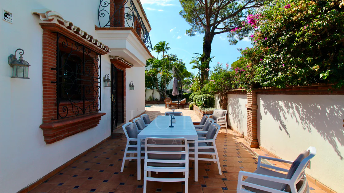 Villa mediterránea con encanto en El Presidente, a pasos de la playa