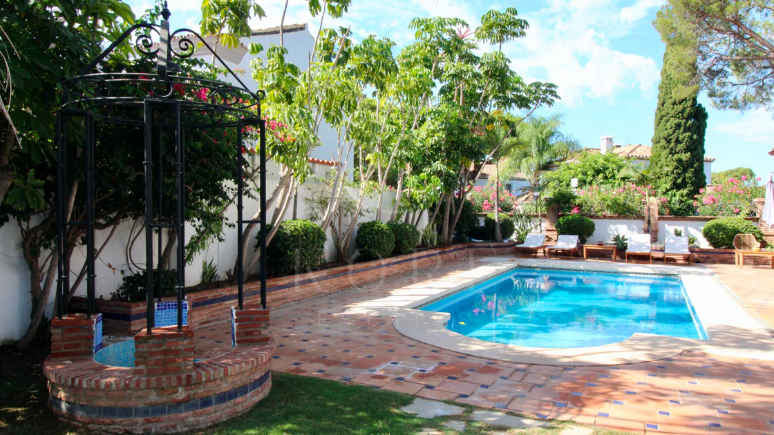 Villa mediterránea con encanto en El Presidente, a pasos de la playa