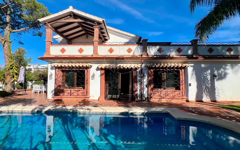 Beachside Mediterranean Villa for Sale in El Presidente, Marbella – Investment Opportunity
