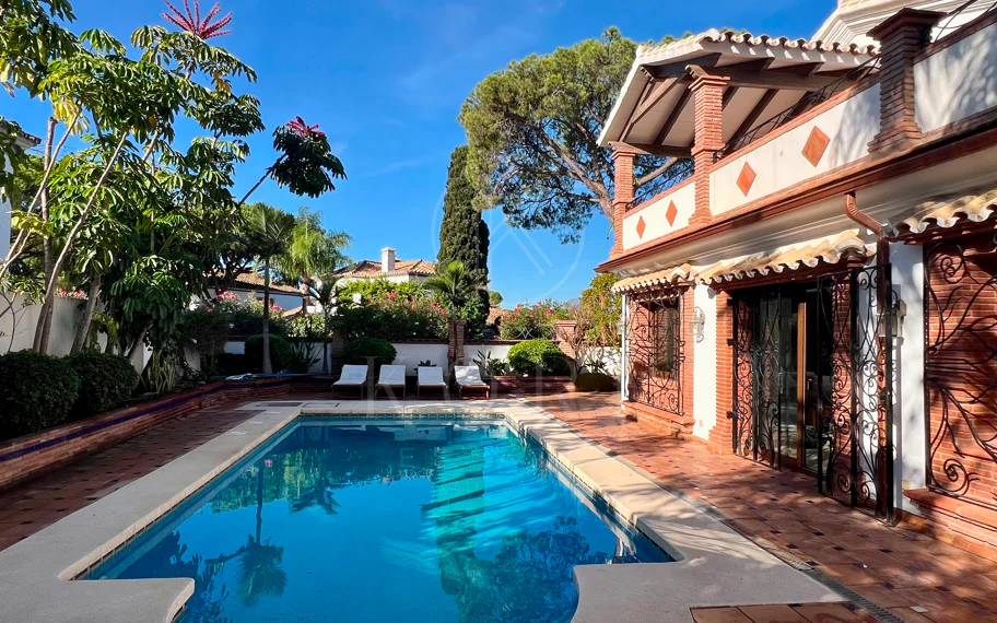 Beachside Mediterranean Villa for Sale in El Presidente, Marbella – Investment Opportunity