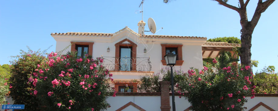 Villa mediterránea con encanto en El Presidente, a pasos de la playa