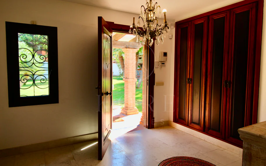 Villa mediterránea con encanto en El Presidente, a pasos de la playa