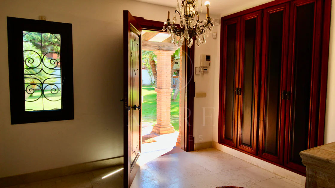 Villa mediterránea con encanto en El Presidente, a pasos de la playa