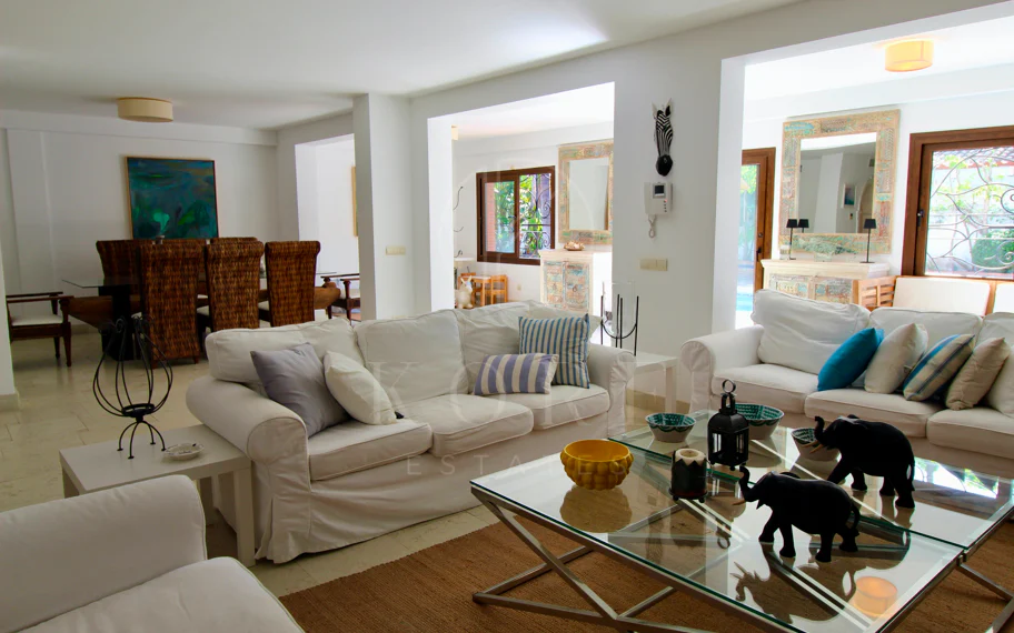 Villa mediterránea con encanto en El Presidente, a pasos de la playa