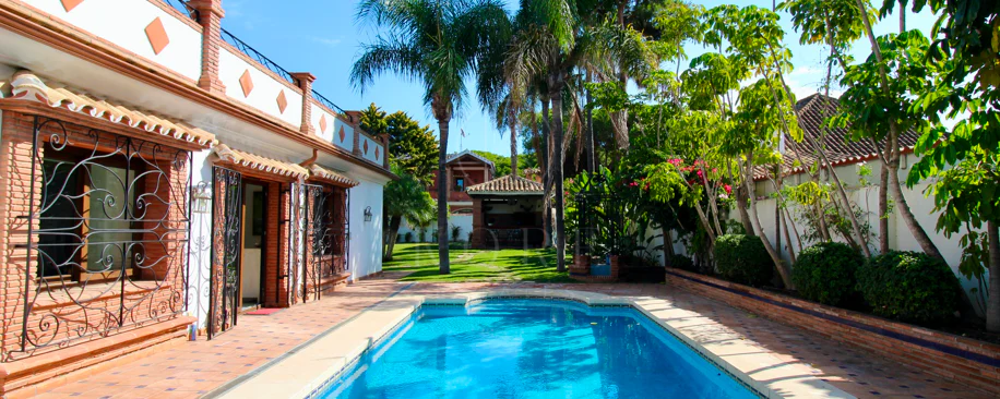 Villa mediterránea con encanto en El Presidente, a pasos de la playa