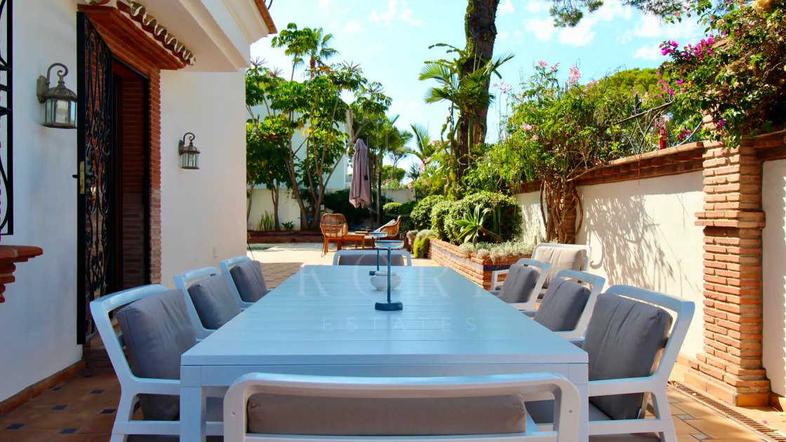 Villa mediterránea con encanto en El Presidente, a pasos de la playa