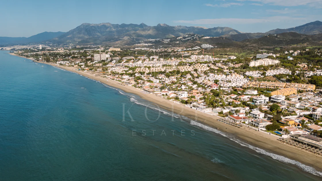 Vilă exclusivistă de vânzare în Marbella Est – Urbanizarea Costa Bella, pe linia a doua față de plajă