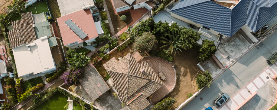 Vilă exclusivistă de vânzare în Marbella Est – Urbanizarea Costa Bella, pe linia a doua față de plajă