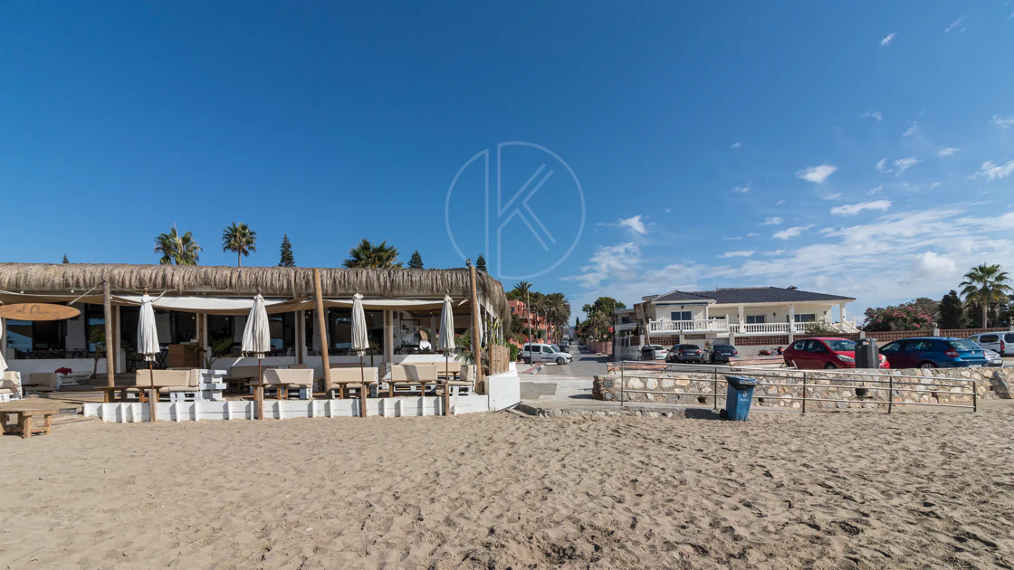 Vilă exclusivistă de vânzare în Marbella Est – Urbanizarea Costa Bella, pe linia a doua față de plajă