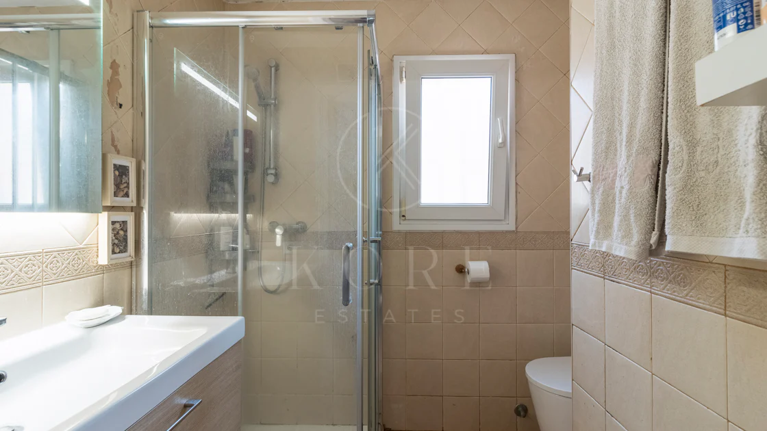 Vilă exclusivistă de vânzare în Marbella Est – Urbanizarea Costa Bella, pe linia a doua față de plajă