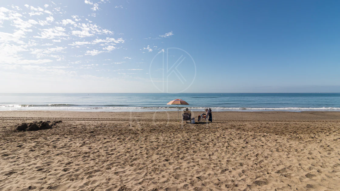 Vilă exclusivistă de vânzare în Marbella Est – Urbanizarea Costa Bella, pe linia a doua față de plajă