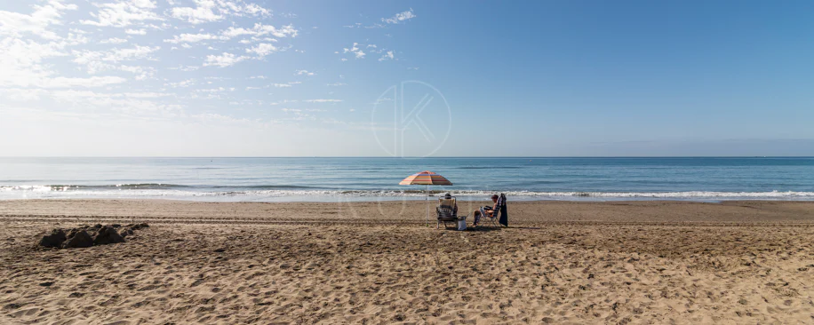 Vilă exclusivistă de vânzare în Marbella Est – Urbanizarea Costa Bella, pe linia a doua față de plajă