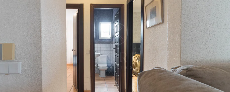 Vilă exclusivistă de vânzare în Marbella Est – Urbanizarea Costa Bella, pe linia a doua față de plajă