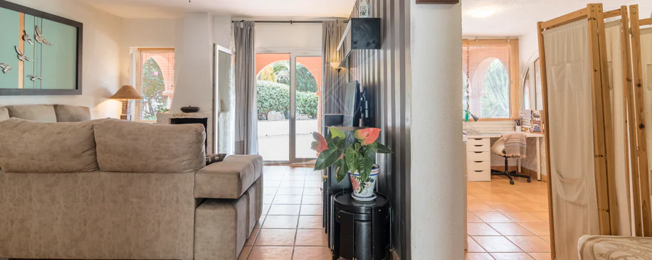 Vilă exclusivistă de vânzare în Marbella Est – Urbanizarea Costa Bella, pe linia a doua față de plajă